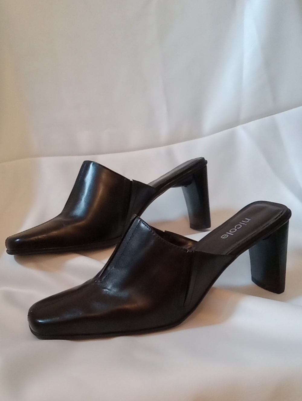 Black Leather Square-Toe Mid Block Heel Mules